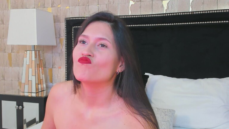 BrianaHunter69's Streamate show and profile