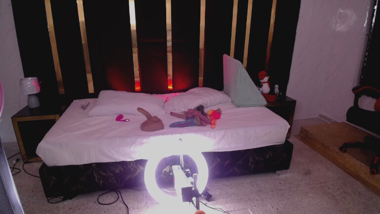 GeekyNyveth's Streamate show and profile