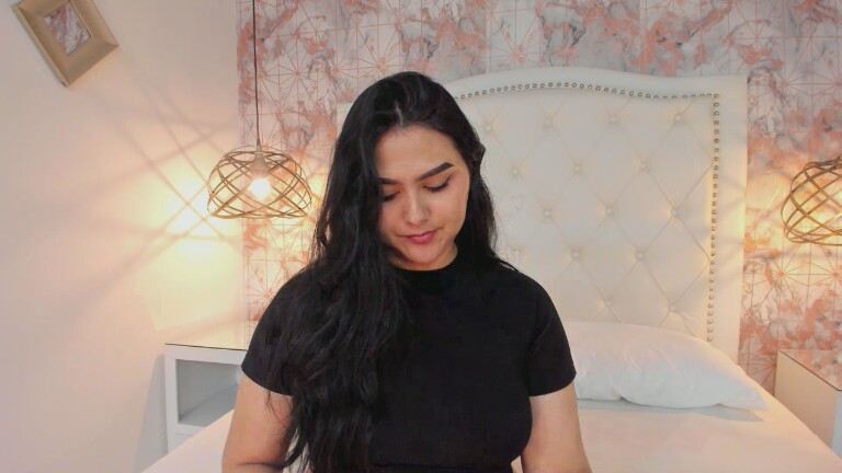 SaharaLyn's Streamate show and profile