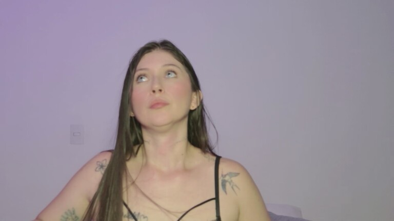 EmmaShaykk's Streamate show and profile