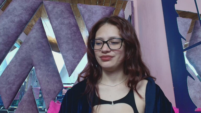 LARICSABLUE's Streamate show and profile