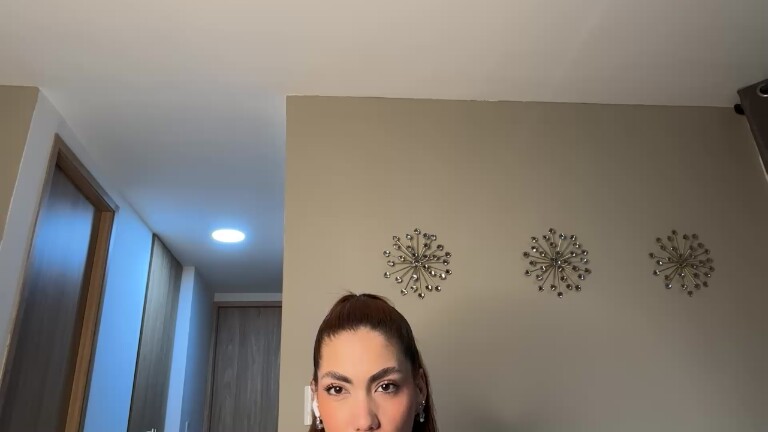 AlessiaDicarloo's Streamate show and profile