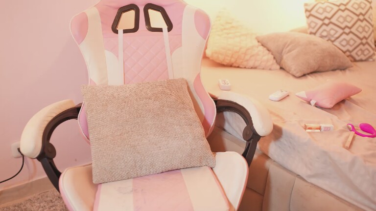 AvrilLaurent's Streamate show and profile