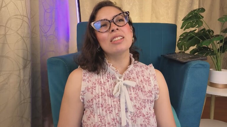 Miss_Dumont's Streamate show and profile