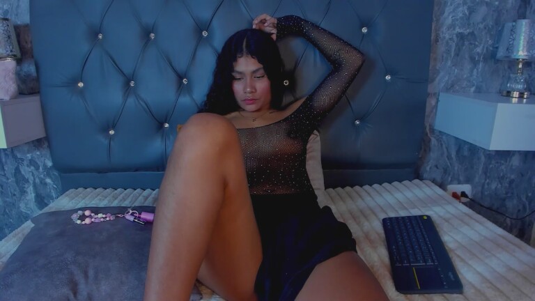 MiaRoousse's Streamate show and profile