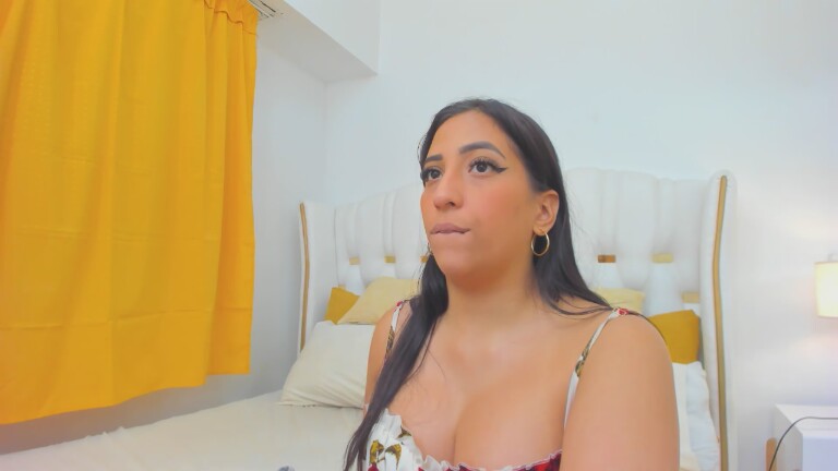 elianaasuarez's Streamate show and profile