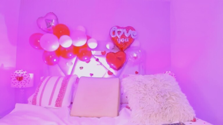 NatashaMilley's Streamate show and profile