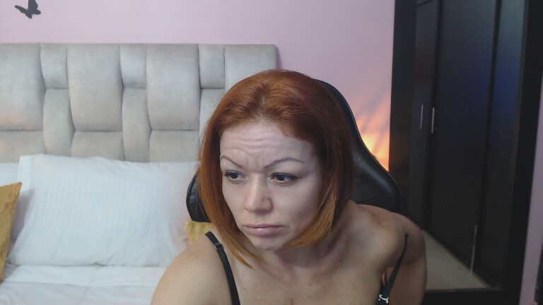 Yulina_Kyle30's Streamate show and profile