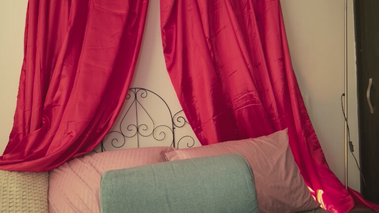 HaileyBunny_18's Streamate show and profile