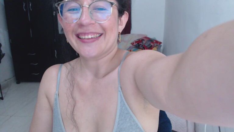 Girlhots's Streamate show and profile