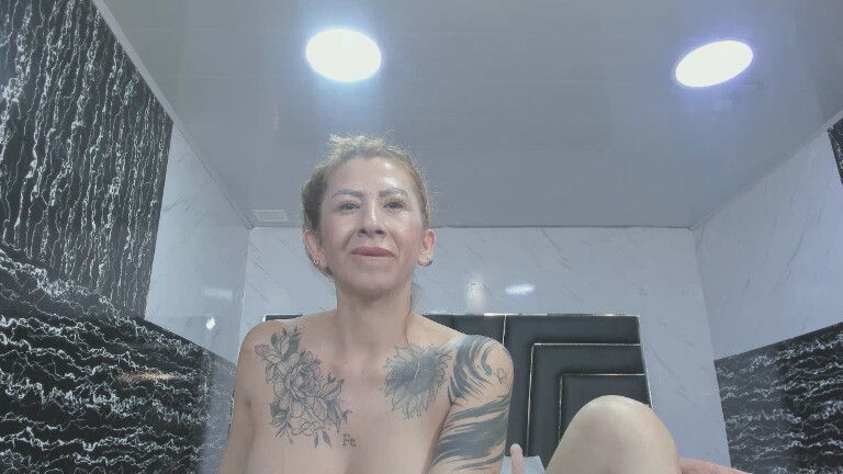 Ladyy_Scarlett's Streamate show and profile