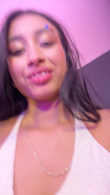 AlejandraSanz's Streamate show and profile