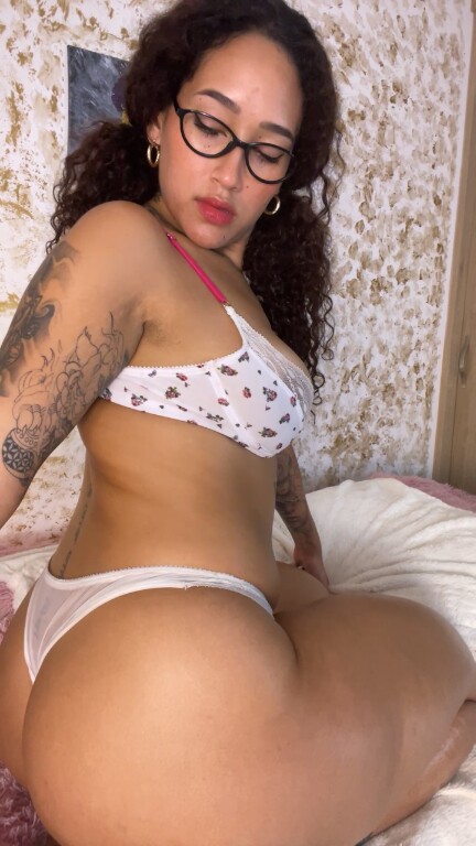 SofiaaV's Streamate show and profile