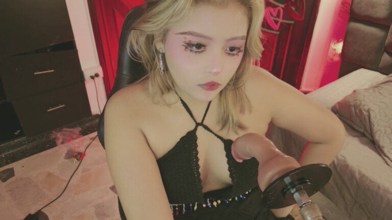 Tinie_Sofiaa's Streamate show and profile