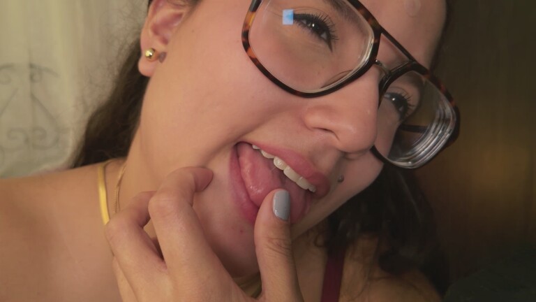 HaileyBunny_18's Streamate show and profile
