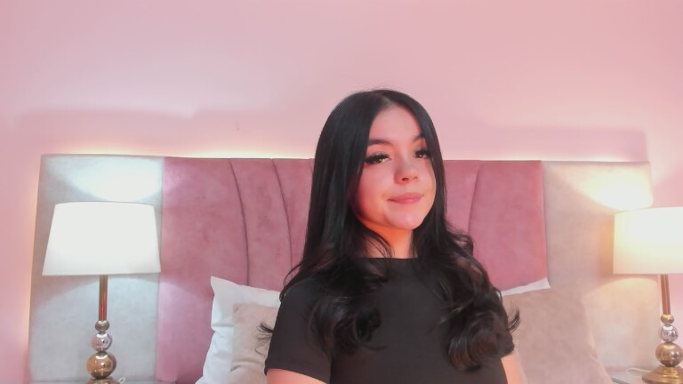 EmmaWeest's Streamate show and profile