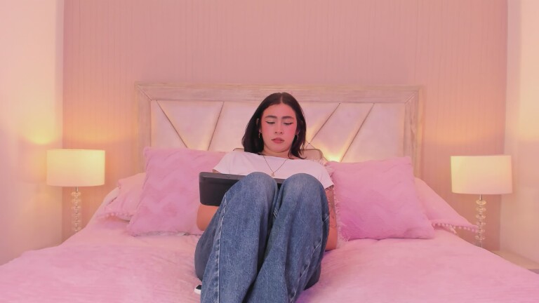 SophiaColinns's Streamate show and profile