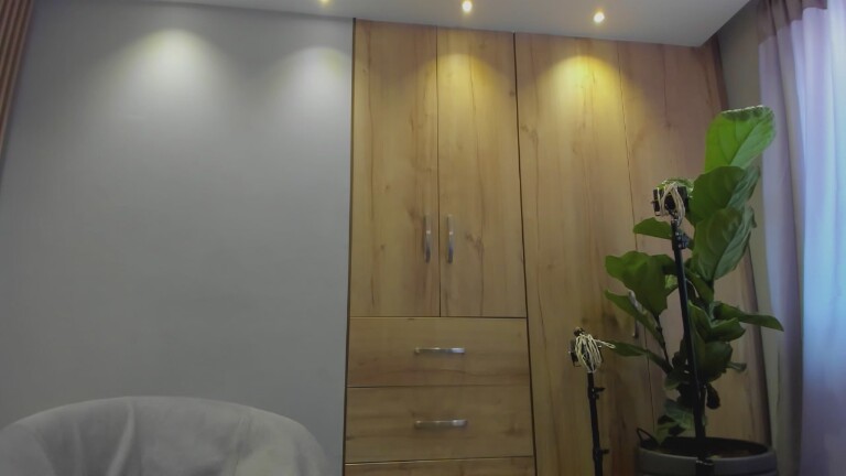 beatriz_doll's Streamate show and profile