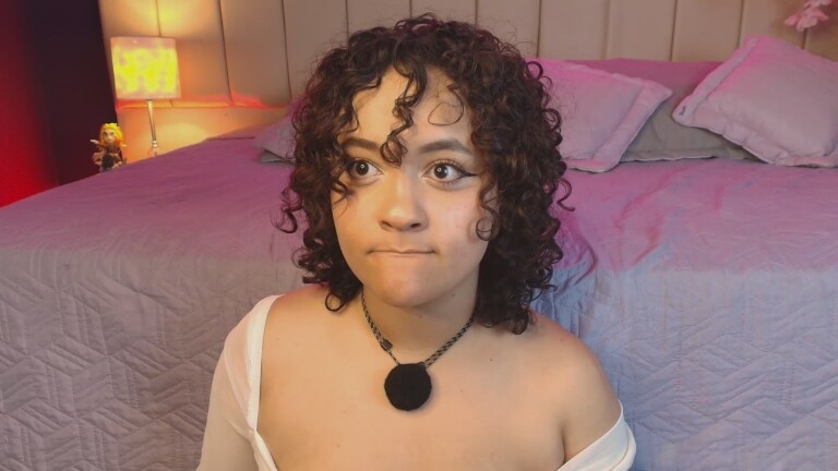 ZarahRosse's Streamate show and profile