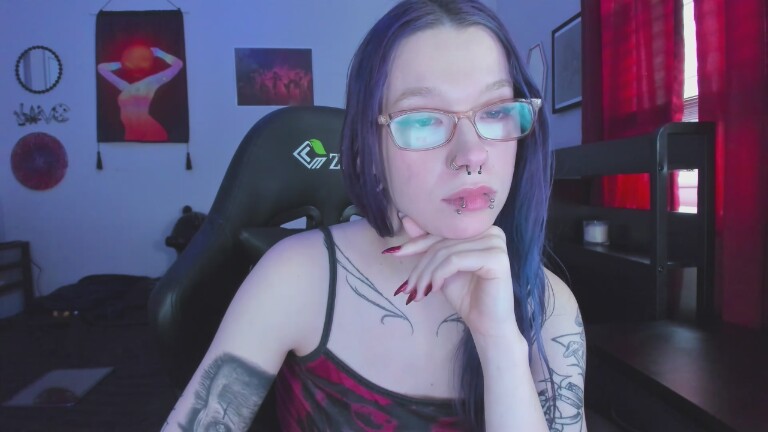 NikkiVill's Streamate show and profile