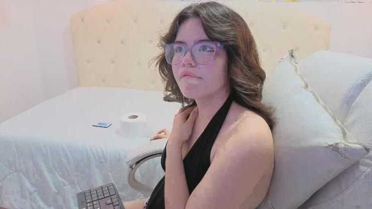 alexamiss18's Streamate show and profile