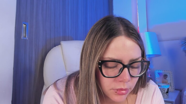 MurielHall's Streamate show and profile