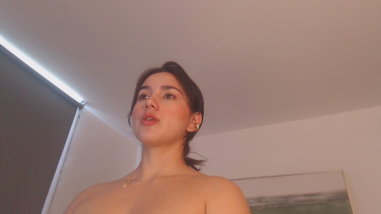 NiaMinogue's Streamate show and profile