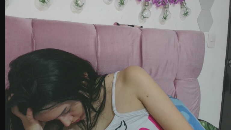 ZakuraPrincess's Streamate show and profile