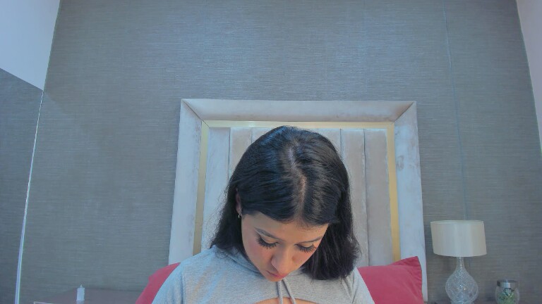 EmiRoseth's Streamate show and profile