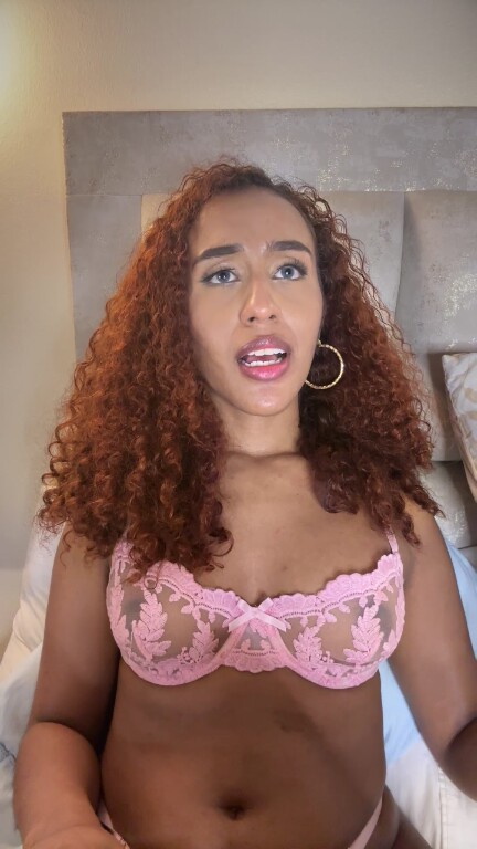 MaiaCox's Streamate show and profile